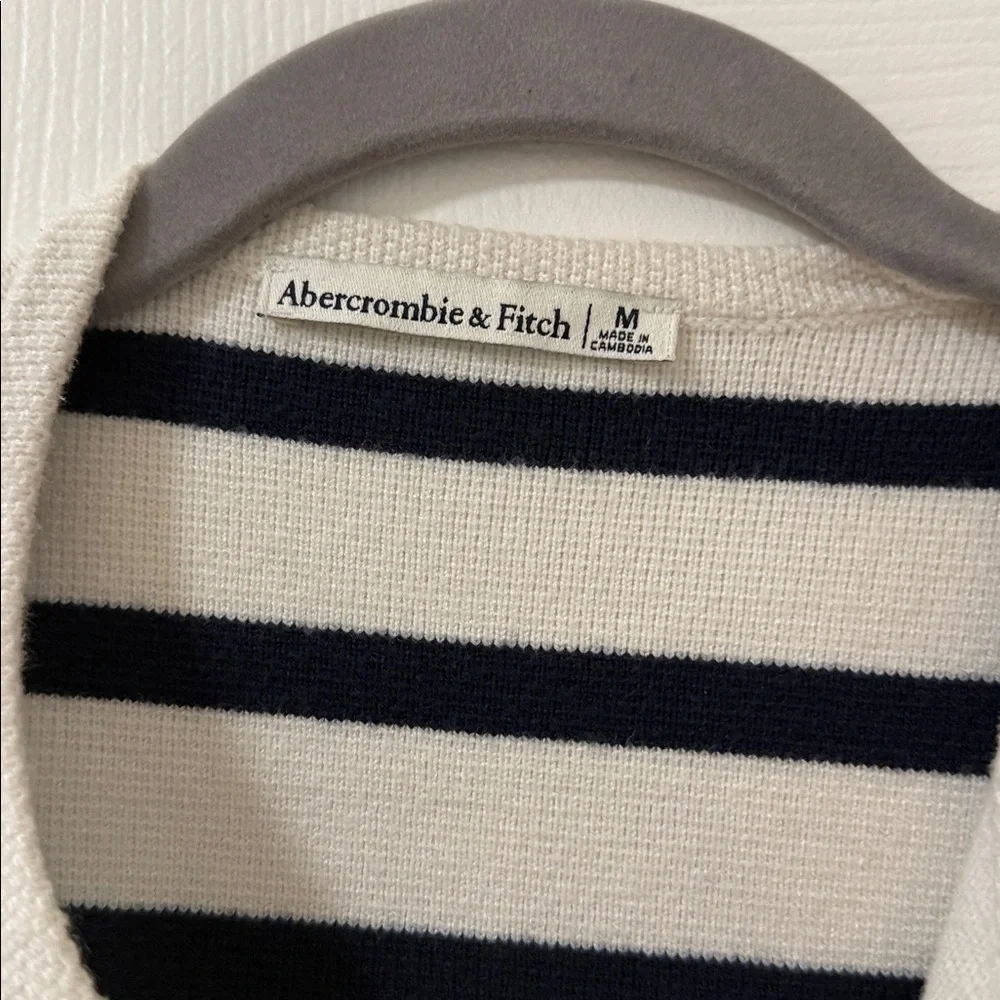 Abercrombie & Fitch Cream and Black Striped Cropped Cardigan - Picture 3 of 4